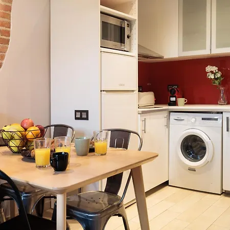 City Center Two Bedrooms Apartment, In A 1870'S Full Renewed Building-3
