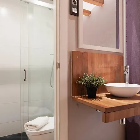 City Center Two Bedrooms Apartment, In A 1870'S Full Renewed Building-2